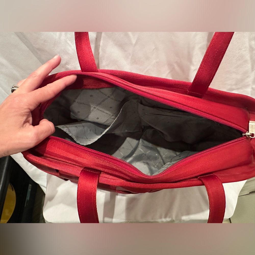 Harvey’s Original RARE Red Seatbelt Bag 16”x11” - Picture 6 of 13